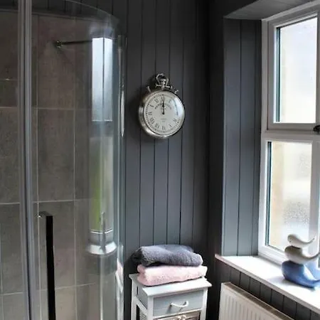 Caterpillar Cottage, Tucked Away In Kelbrook Buitenkant foto