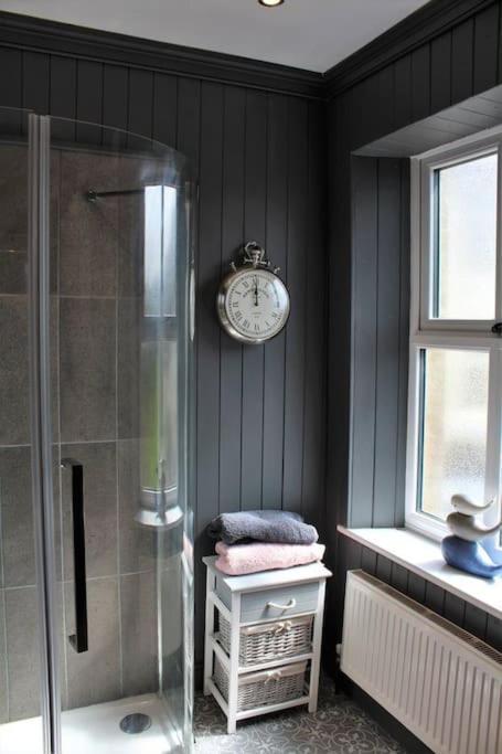 Caterpillar Cottage, Tucked Away In Holiday home Kelbrook