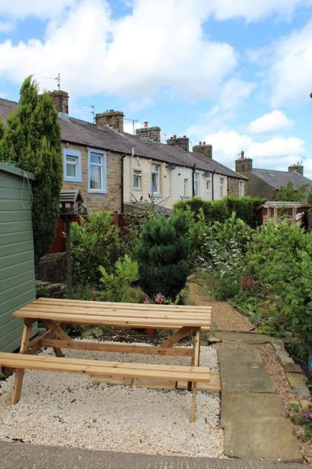 Caterpillar Cottage, Tucked Away In Holiday home